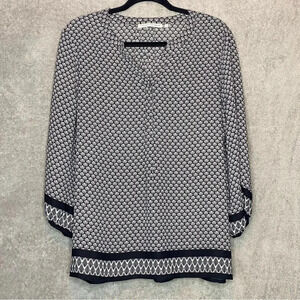 VIOLET & Claire L Large Top Shirt Black Geometric 3/4 Sleeve V Neck Casual P19